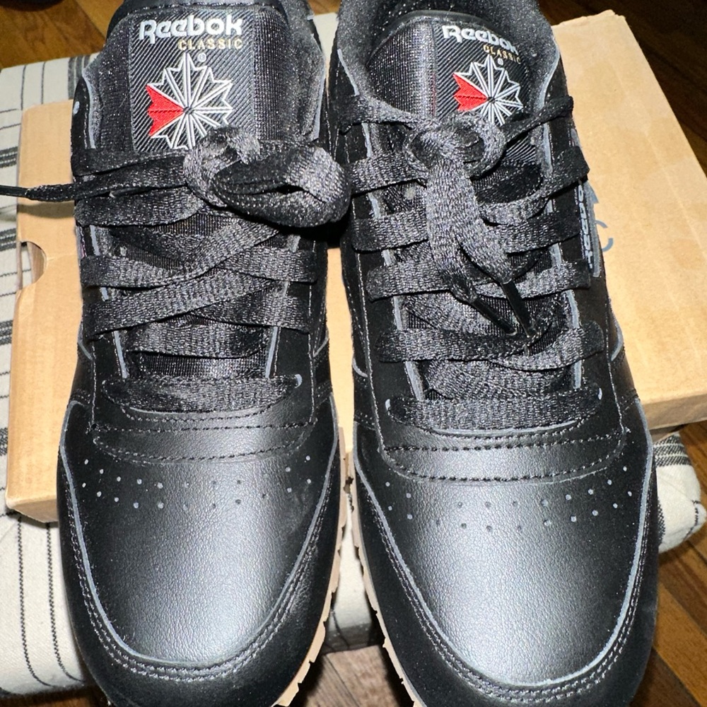 Reebok Classic sz-6Y